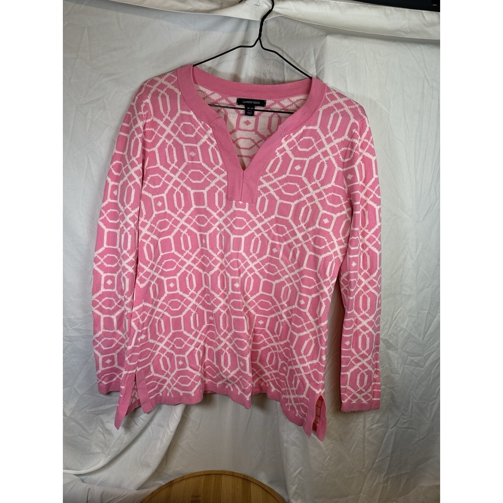 Women's lands End size medium pink white V-neck geometric cotton shirt